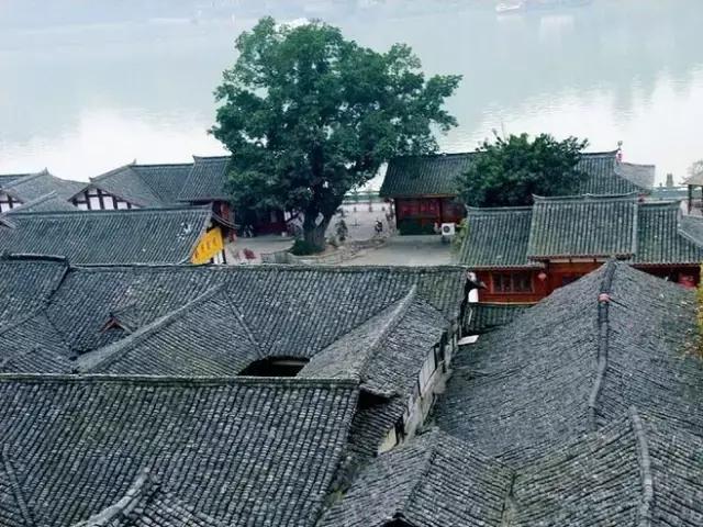 青瓦灰墻，高瓴飛檐，處處消磨時(shí)光