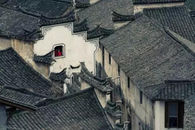 青瓦灰墻，高瓴飛檐，處處消磨時(shí)光