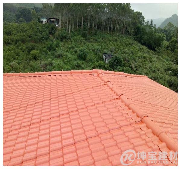 裝修屋頂選彩鋼瓦好還是合成樹脂瓦好？選對了直接節(jié)省幾千元